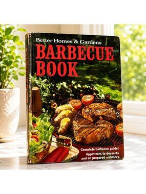 Better Homes & Gardens Barbecue Book Hardcover 1967 Vintage Outdoor Cooking Guid